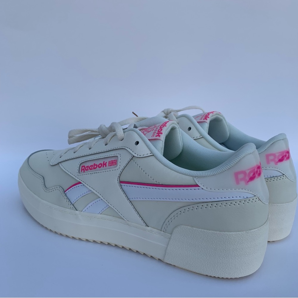 Reebok CLUB MEMT BOLD 2 MEMORY TECH  GX0318 Tennis Sneakers Women FTWwhite Sz 11 - Picture 2 of 15